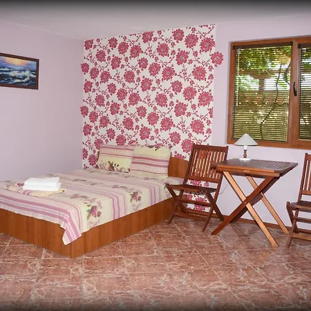 بيت للعطل лорета-камен бряг *