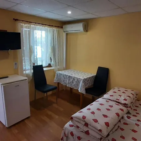 بيت للعطل лорета-камен бряг كامين برياغ