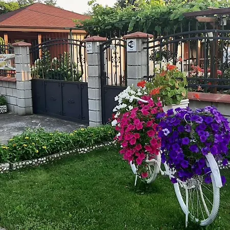 بيت للعطل лорета-камен бряг كامين برياغ