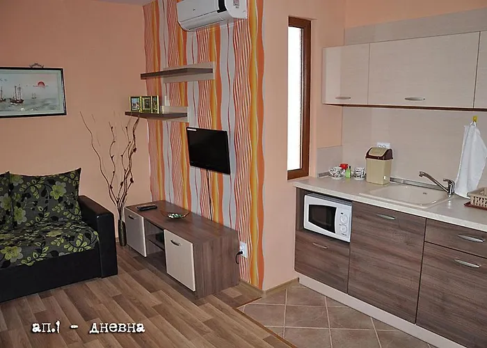 Case de vacanță лорета-камен бряг